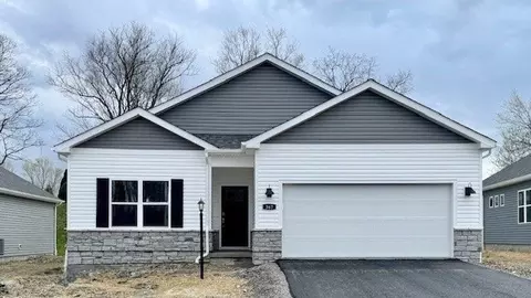 367 Gleneagles Dr, Butler, PA 16001