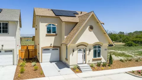 1112 Emersyn St, Hollister, CA 95023