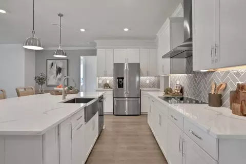 Kitchen - 8913 Quest Seeker Trl, Parrish, FL 34219 photo 3 of 3