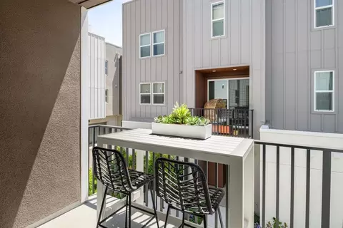 2019 Clement Ave, Alameda, CA 94501