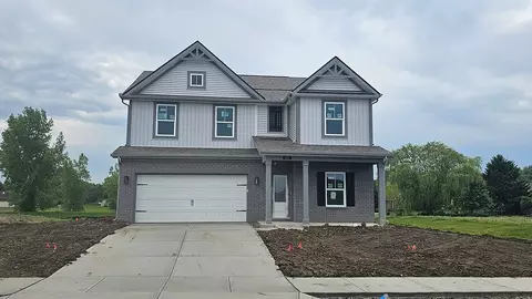 923 Beverly Dr, Lebanon, IN 46052