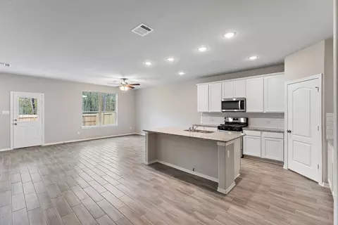 Living - 16768 Needlepoint Dr, Conroe, TX 77302 photo 3 of 5