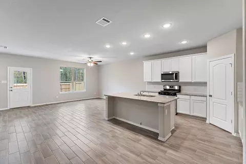 Living - 16768 Needlepoint Dr, Conroe, TX 77302 photo 3 of 5