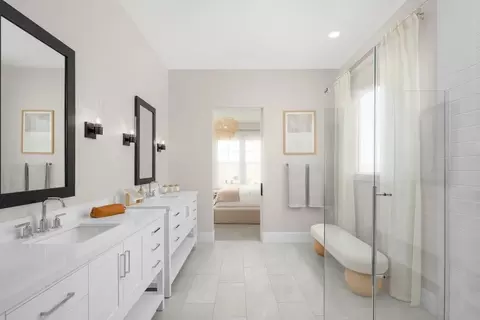 Bath - 17496 Bear Crk, Hesperia, CA 92345 photo 3 of 4