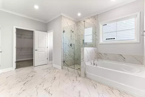 Bath - 1 Lanier Ct, Pooler, GA 31322 photo 5 of 12