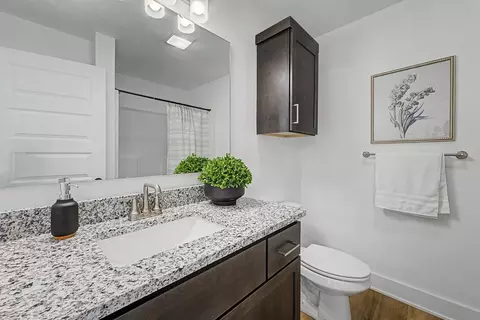 Bath - 101 W Seminole St, Strafford, MO 65757 photo 3 of 4
