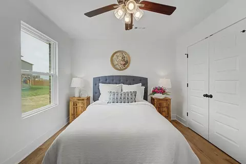 Bedroom - 101 W Seminole St, Strafford, MO 65757 photo 2 of 4