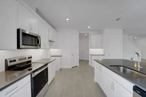 Kitchen - 7425 Sea Manatee St, Parrish, FL 34219 photo 2 of 8