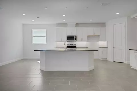 Kitchen - 7425 Sea Manatee St, Parrish, FL 34219 photo 5 of 8