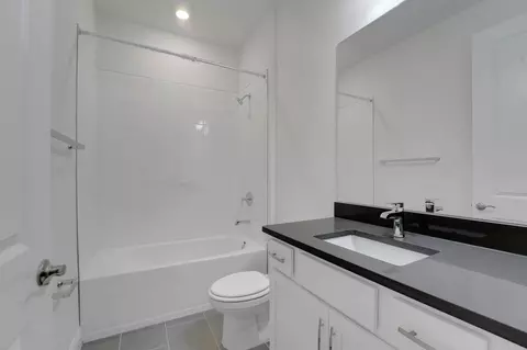 Bath - 7425 Sea Manatee St, Parrish, FL 34219 photo 4 of 5