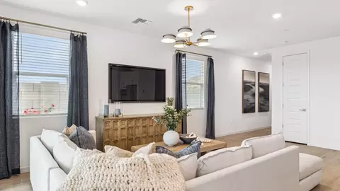 Living - 9727 S 12th St, Phoenix, AZ 85042 photo 2 of 3
