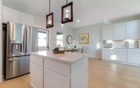 Kitchen - 10610 Flight Deck Ct, Conroe, TX 77303 photo 8 of 8
