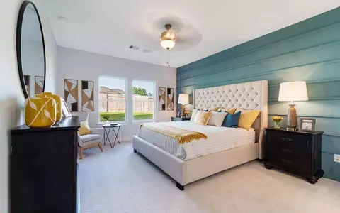 Bedroom - 10610 Flight Deck Ct, Conroe, TX 77303 photo 7 of 11