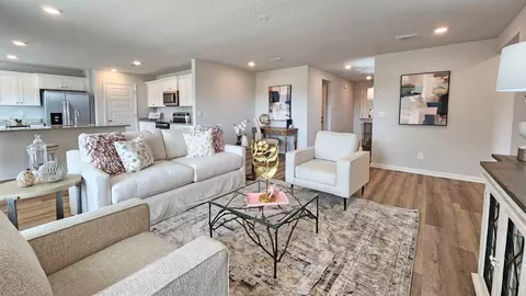 Living - 209 Raulston Dr, Byram, MS 39272 photo 2 of 2
