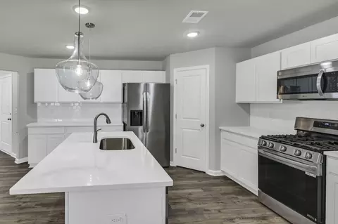 Kitchen - 2085 Minna Pl, Sumter, SC 29153 photo 1 of 1