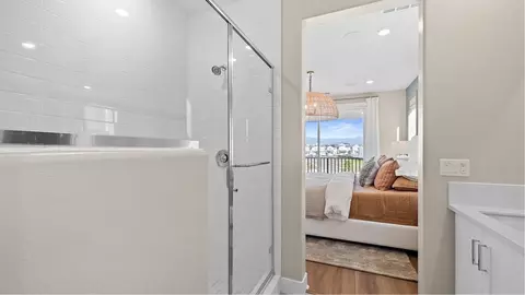 Bath - 137 Loon, Irvine, CA 92618 photo 2 of 6