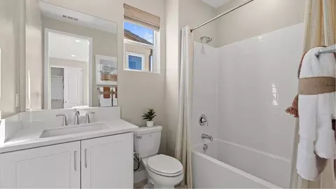 Bath - 137 Loon, Irvine, CA 92618 photo 5 of 6