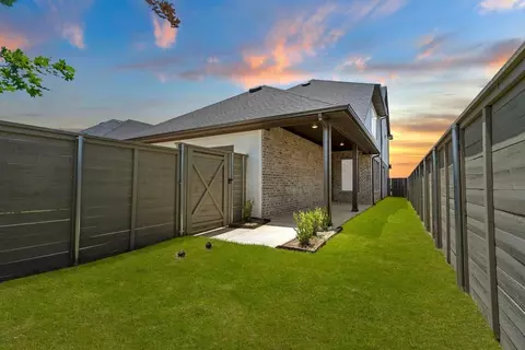 Exterior - 1804 Casting Rdg, Mesquite, TX 75181 photo 3 of 9