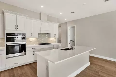 Kitchen - 282 Knotted Birch Ave, Saint Augustine, FL 32092 photo 2 of 4