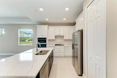 Kitchen - 149 Okeeffe Cir, Bradenton, FL 34212 photo 1 of 15