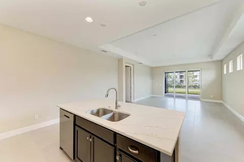 Kitchen - 149 Okeeffe Cir, Bradenton, FL 34212 photo 5 of 15
