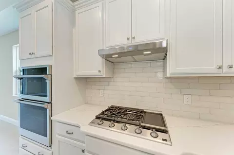 Kitchen - 149 Okeeffe Cir, Bradenton, FL 34212 photo 4 of 15