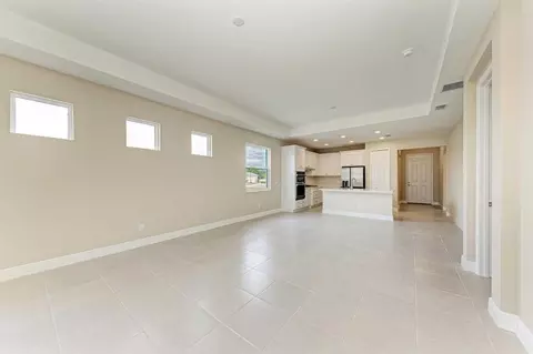 Living - 149 Okeeffe Cir, Bradenton, FL 34212 photo 2 of 8