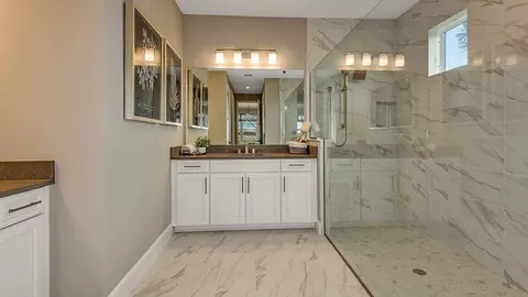 Bath - 19337 Lochside Ln, Mount Dora, FL 32757 photo 2 of 14