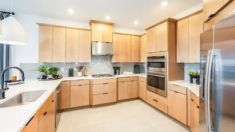 Kitchen - 19337 Lochside Ln, Mount Dora, FL 32757 photo 8 of 10
