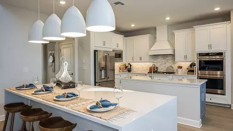 Kitchen - 19337 Lochside Ln, Mount Dora, FL 32757 photo 5 of 10
