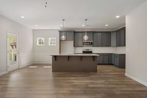 Living - 104 Beaver Creek Way, Lagrange, GA 30241 photo 2 of 5