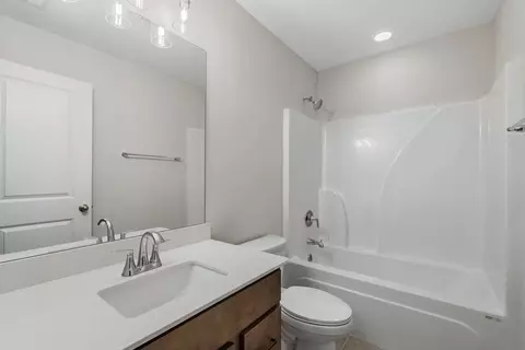 Bath - 104 Beaver Creek Way, Lagrange, GA 30241 photo 2 of 2