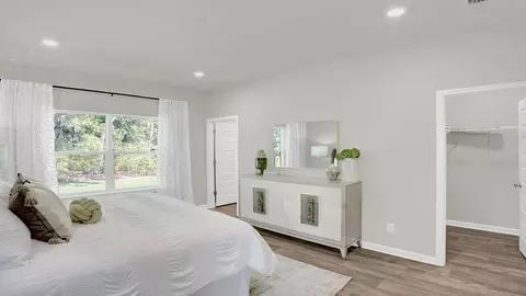 Bedroom - Ferdinand Ave, Fairhope, AL 36532 photo 4 of 11