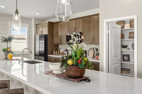 Kitchen - 1518 E Holguin St, Lancaster, CA 93535 photo 4 of 5