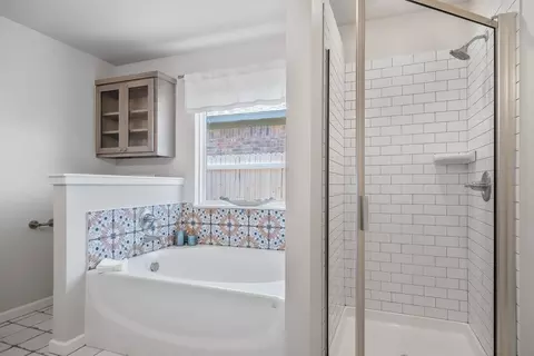 Bath - 16140 Tall Grass Dr, Moore, OK 73170 photo 6 of 7