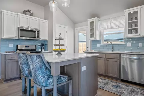 Kitchen - 16140 Tall Grass Dr, Moore, OK 73170 photo 1 of 4