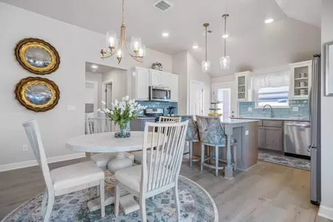 Dining - 16140 Tall Grass Dr, Moore, OK 73170 photo 4 of 4