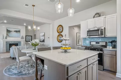 Kitchen - 16140 Tall Grass Dr, Moore, OK 73170 photo 4 of 4