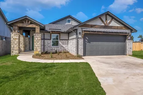Exterior - 16140 Tall Grass Dr, Moore, OK 73170 photo 9 of 13