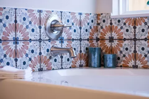 Bath - 16140 Tall Grass Dr, Moore, OK 73170 photo 5 of 7