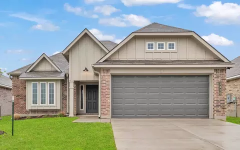 379 Pathfinder Dr, Copperas Cove, TX 76522