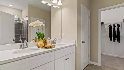 Bath - 88 Hydrangea Cir, Fairburn, GA 30213 photo 3 of 4