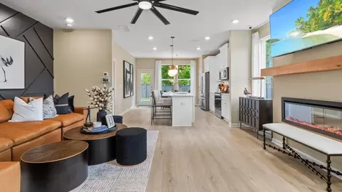 Entry Way - 88 Hydrangea Cir, Fairburn, GA 30213 photo 6 of 7