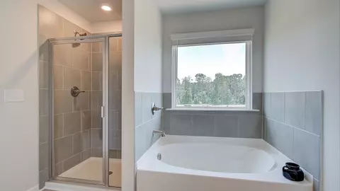 Bath - 88 Hydrangea Cir, Fairburn, GA 30213 photo 1 of 2