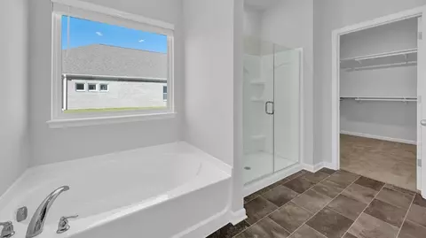 Bath - 48 Kings Gate Cv, Jackson, TN 38305 photo 2 of 8