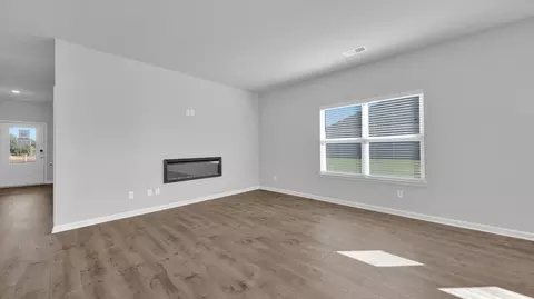 Living - 48 Kings Gate Cv, Jackson, TN 38305 photo 1 of 7