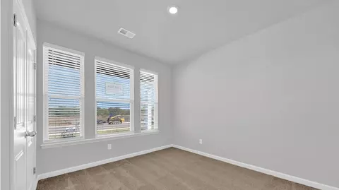 Bedroom - 48 Kings Gate Cv, Jackson, TN 38305 photo 3 of 8