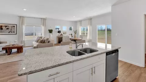 Kitchen - 48 Kings Gate Cv, Jackson, TN 38305 photo 13 of 14
