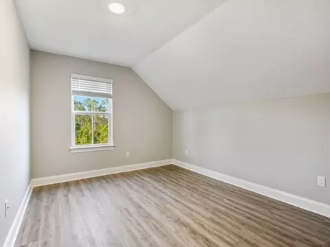 13516 Garland Rd, Ocean Springs, MS 39564
