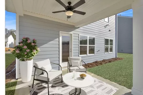 Exterior - 618 Lovers Lane Rd, Calhoun, GA 30701 photo 7 of 18